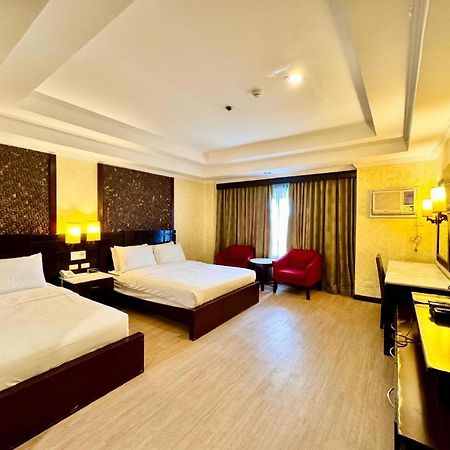 Mo2 Westown Hotel San Juan Баколод Екстериор снимка