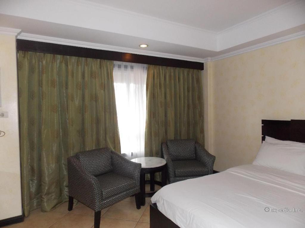 Mo2 Westown Hotel San Juan Баколод Екстериор снимка