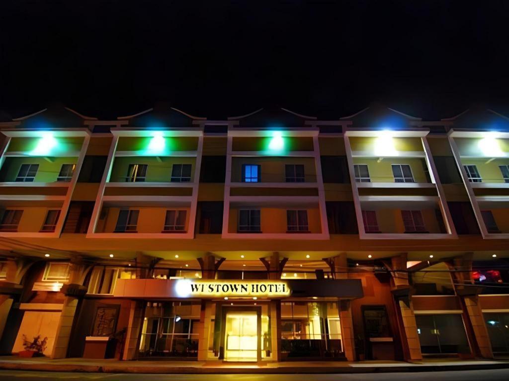 Mo2 Westown Hotel San Juan Баколод Екстериор снимка