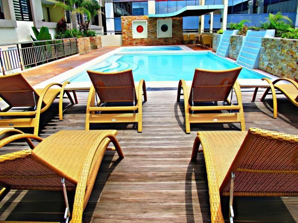 Mo2 Westown Hotel San Juan Баколод Екстериор снимка