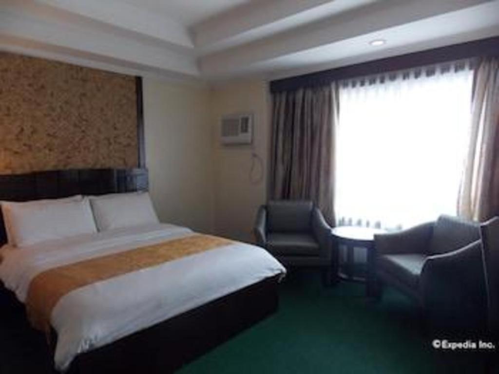 Mo2 Westown Hotel San Juan Баколод Екстериор снимка
