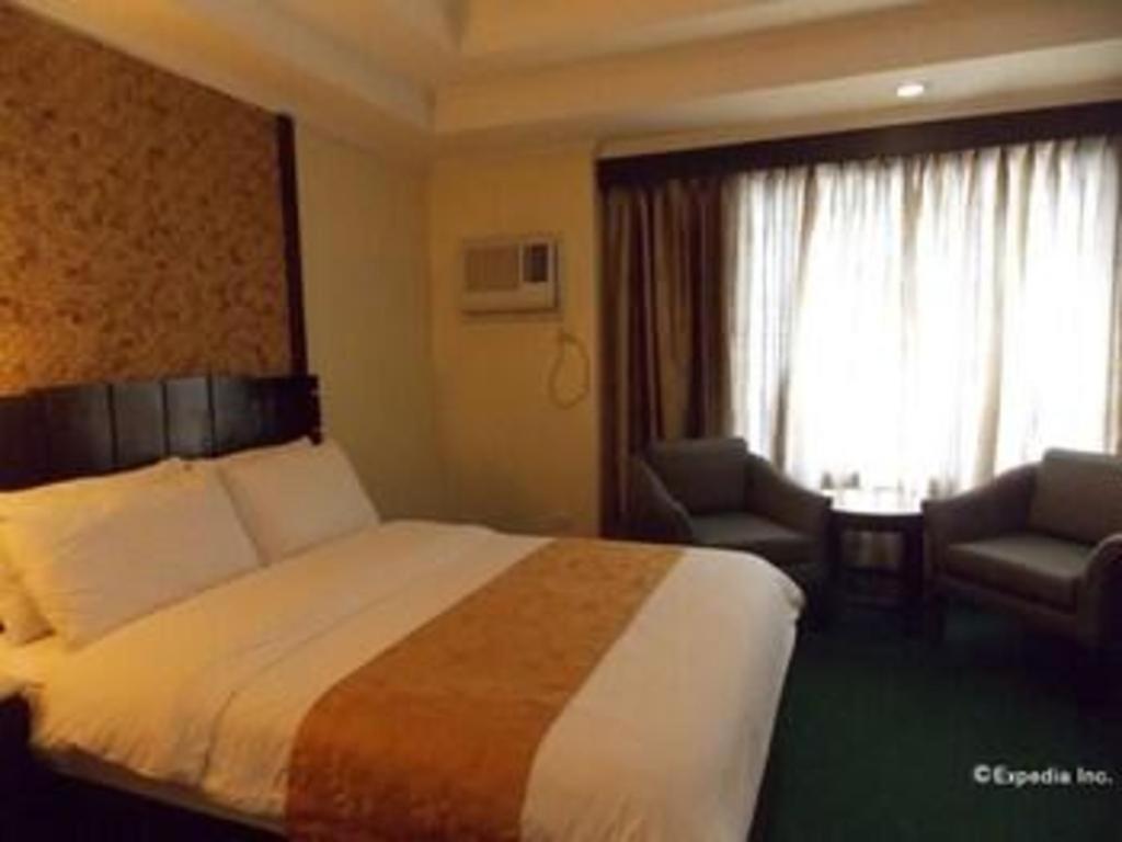 Mo2 Westown Hotel San Juan Баколод Екстериор снимка