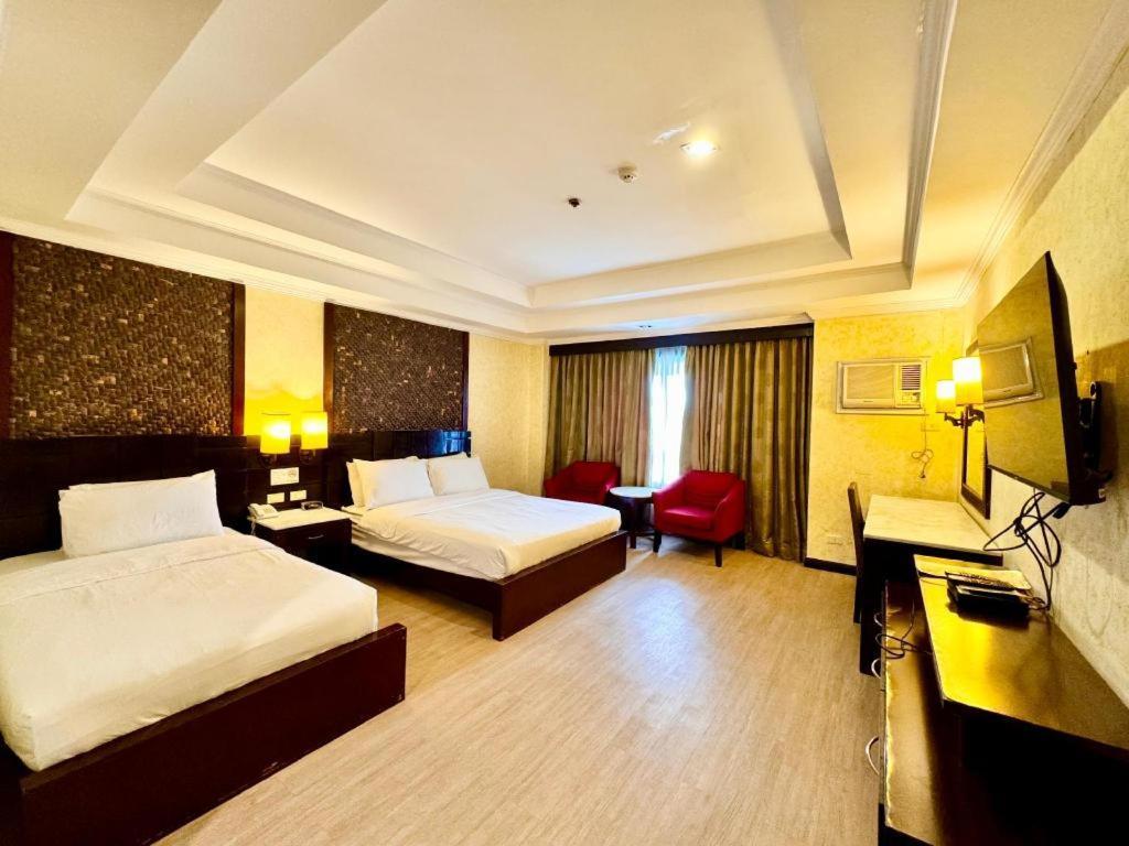 Mo2 Westown Hotel San Juan Баколод Екстериор снимка