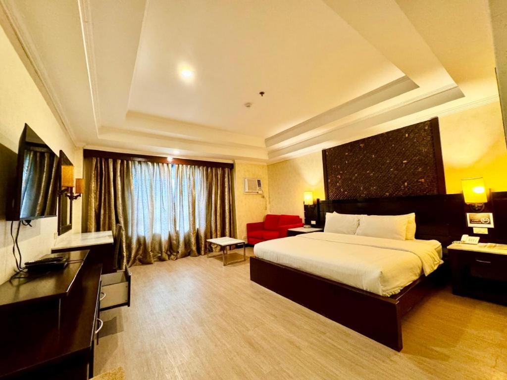 Mo2 Westown Hotel San Juan Баколод Екстериор снимка