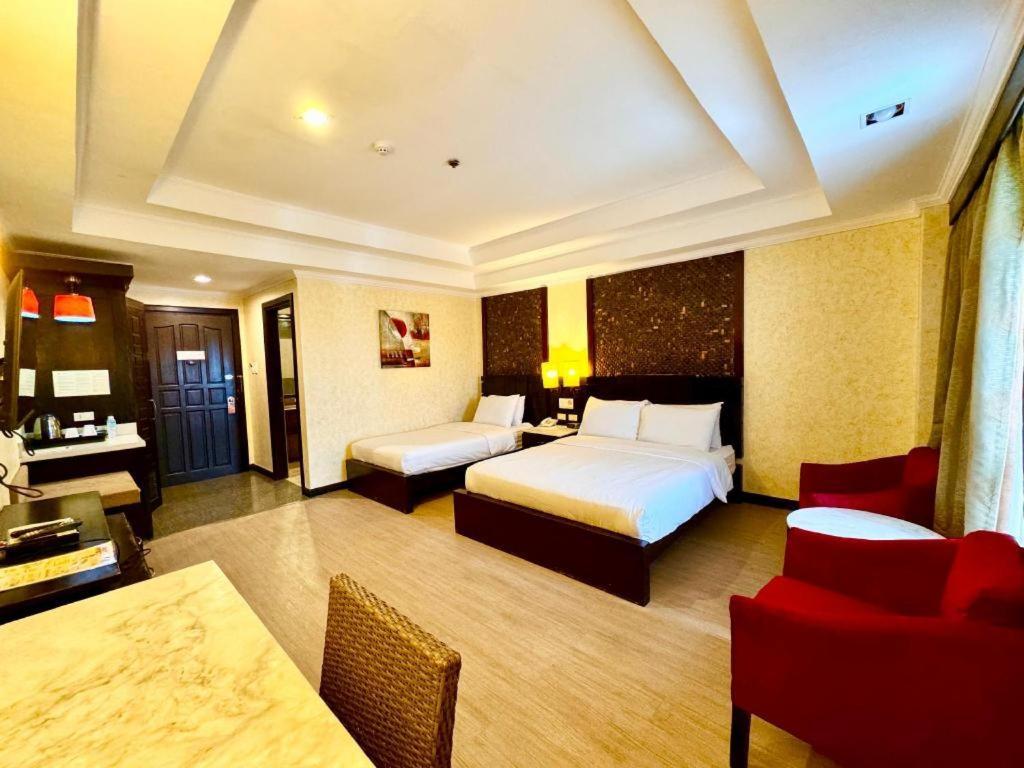 Mo2 Westown Hotel San Juan Баколод Екстериор снимка