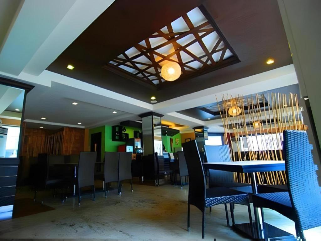 Mo2 Westown Hotel San Juan Баколод Екстериор снимка