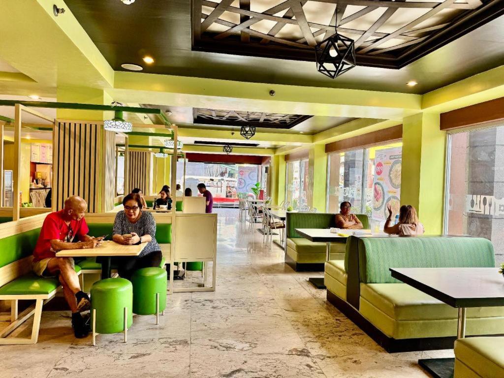 Mo2 Westown Hotel San Juan Баколод Екстериор снимка