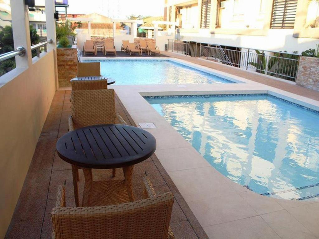 Mo2 Westown Hotel San Juan Баколод Екстериор снимка