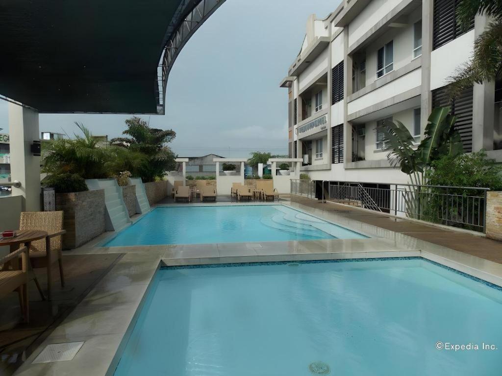 Mo2 Westown Hotel San Juan Баколод Екстериор снимка